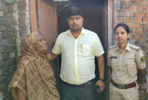 बेटे ने घर से बाहर निकाला, अब बुजुर्ग को वापस मिला घर
