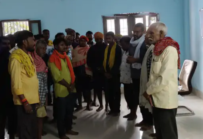 सफाईकर्मियों ने दी अनिश्चितकालीन हड़ताल की चेतावनी