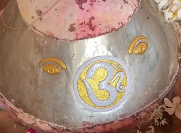 डुमरांव में मंदिर की प्रतिमा से सोने की आंख चोरी